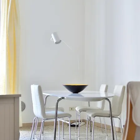 The Sweet Lake Nest Apartamento Colonno