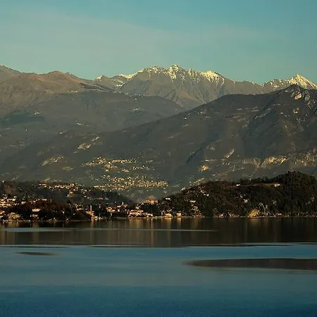 The Sweet Lake Nest Apartamento Colonno